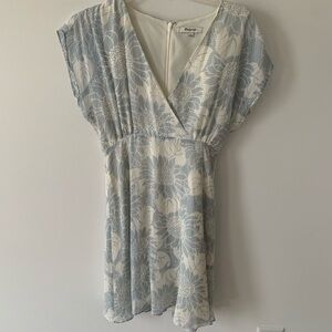 Madewell silk Floral V-Neck Dress in Blue and White size 2 nwot
